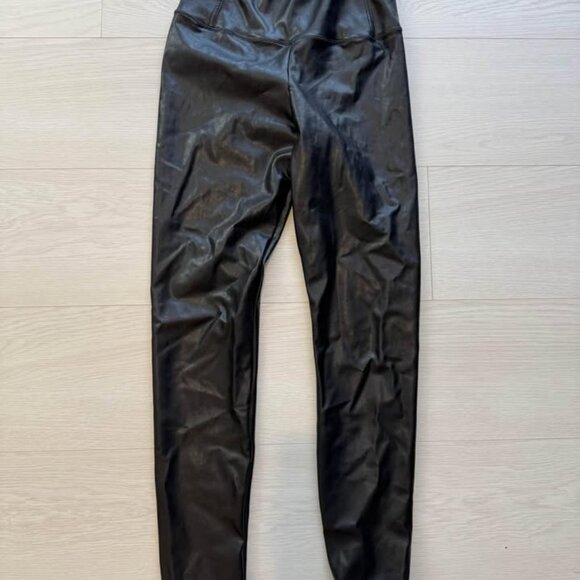 Wilfred Free Daria Pant High-waisted UnReal Leather leggings - Picture 4 of 4